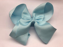 Load image into Gallery viewer, Très Chic Bow Barrettes - Light Blue